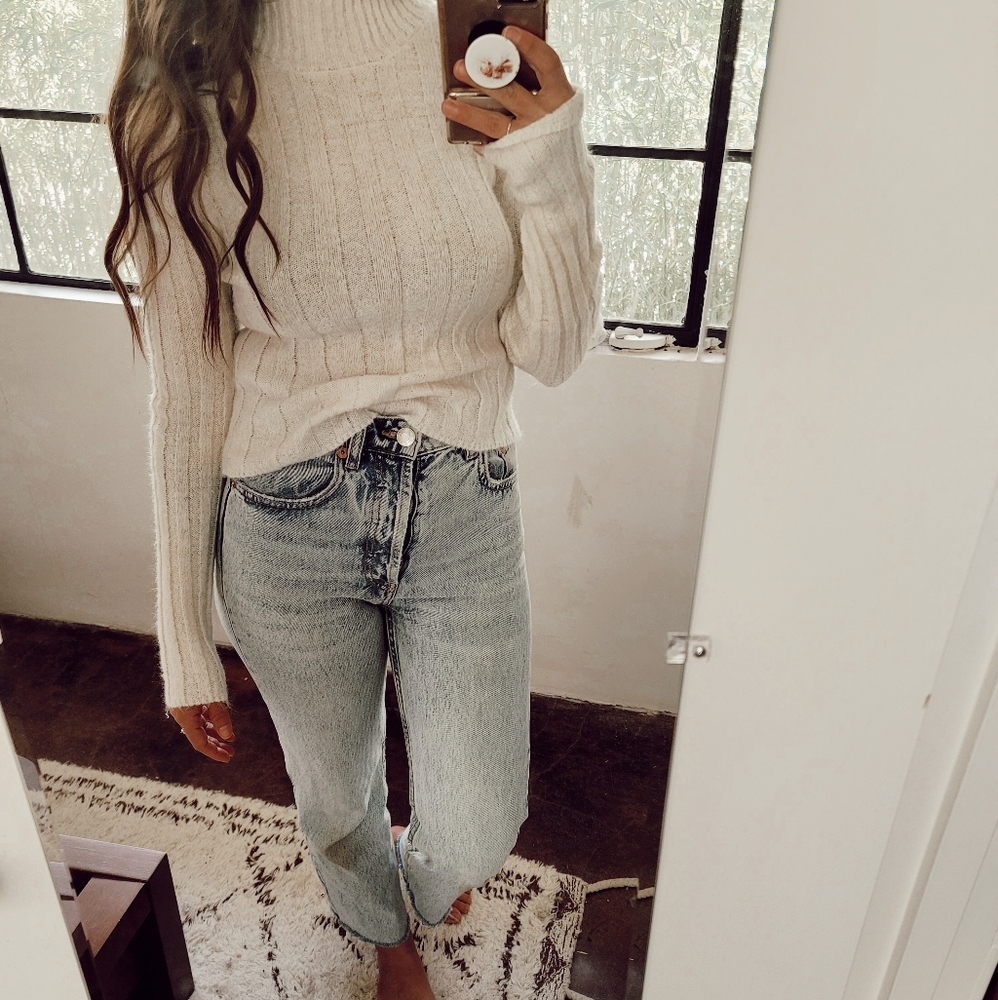 Wild Fable Cream Cropped Sweater